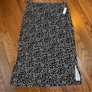 Amazon Essentials Women's Pull-On Knit Midi Skirt Size M Black with White Dot